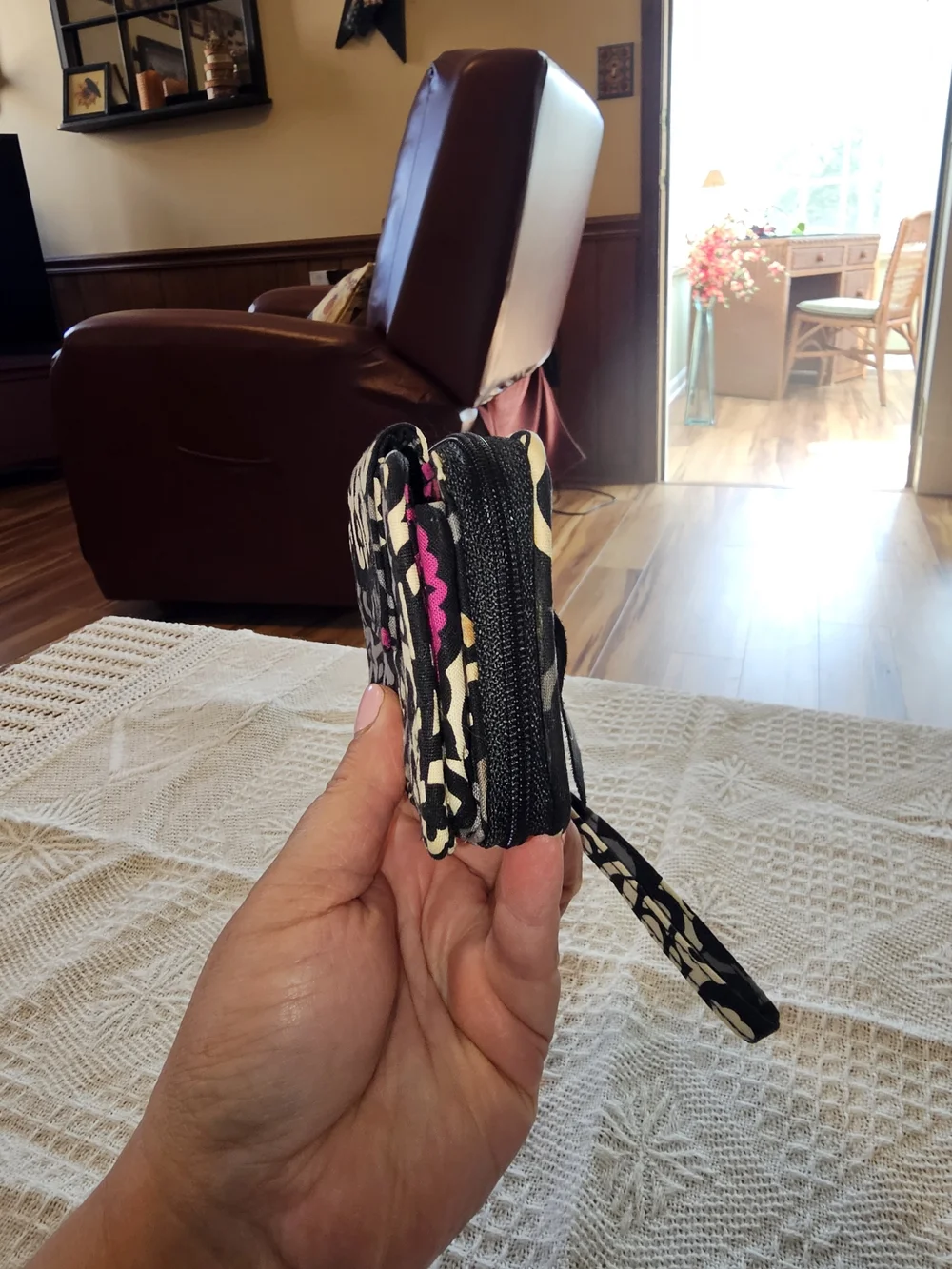 Vera Bradley Black, White & Pink Quilted Wristlet - Picture 5 of 11